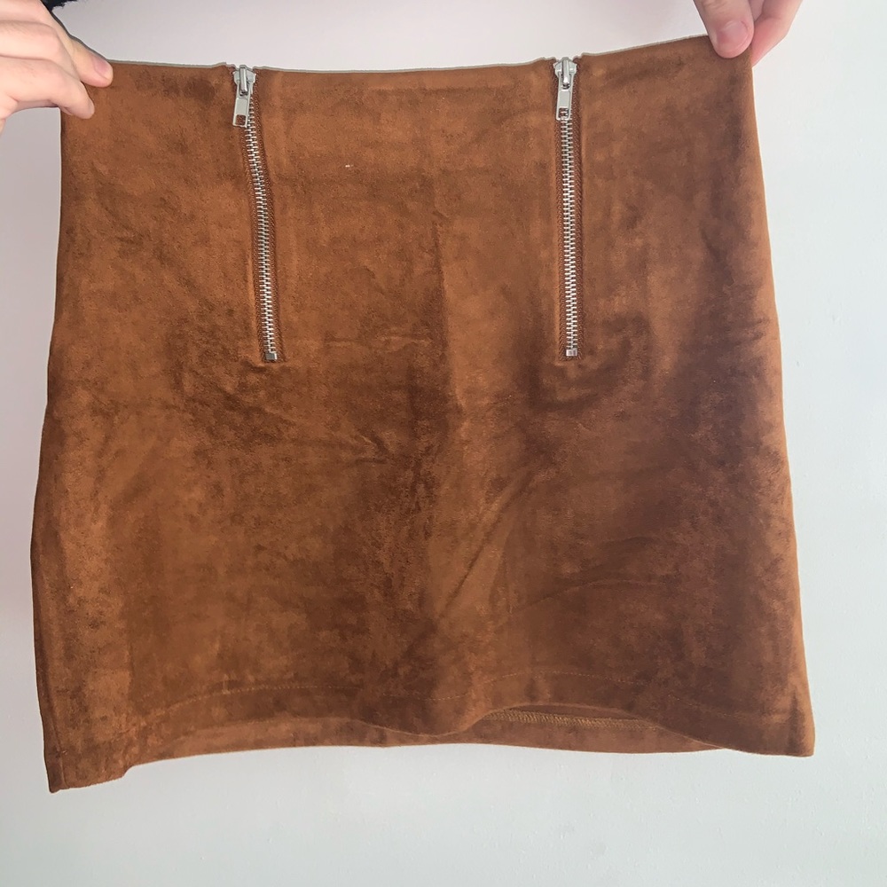 Brown suede mini skirt with zippers